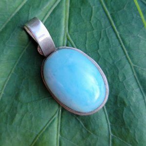 Stunning ocean blue Dominican Republic larimar oval 925 sterling silver pendant